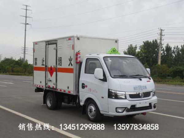 東風(fēng)途逸雜項(xiàng)危險(xiǎn)物品廂式運(yùn)輸車(汽油國六)