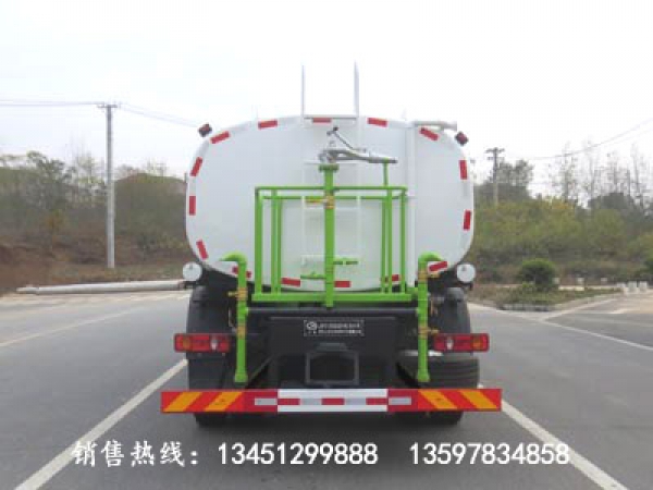 東風(fēng)天錦灑水車(chē)(國(guó)六)